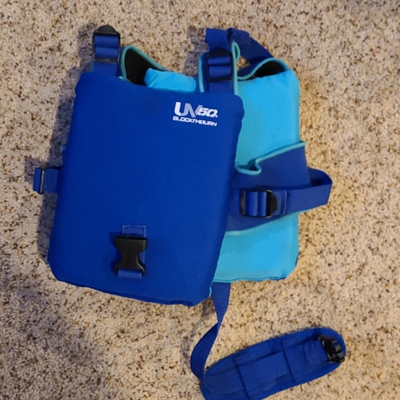 Learn to swim life jacket - Picture 1 of 2